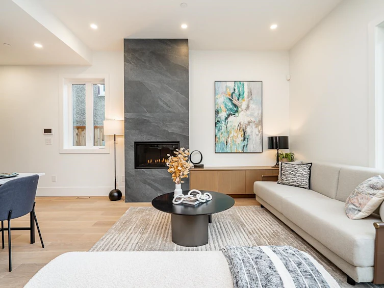 2-39 W 22nd Avenue, Vancouver, BC, V5Y 2E9 - 3