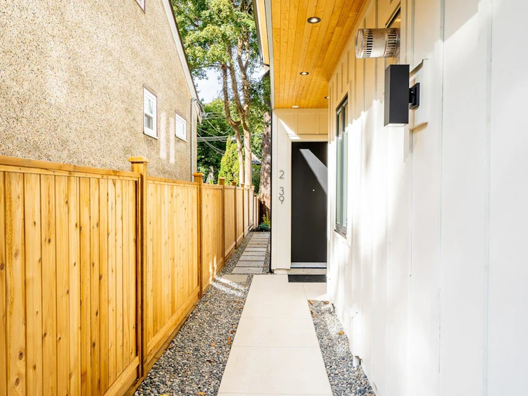 2-39 W 22nd Avenue, Vancouver, BC, V5Y 2E9 - 28