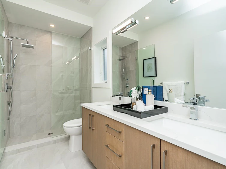 1-39 W 22nd Avenue, Vancouver, BC, V5Y 2E9 - 12