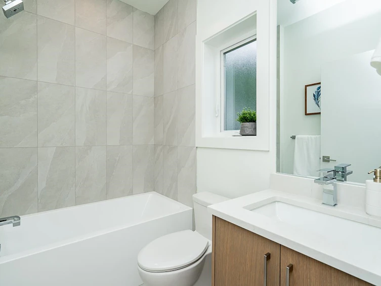 1-39 W 22nd Avenue, Vancouver, BC, V5Y 2E9 - 16