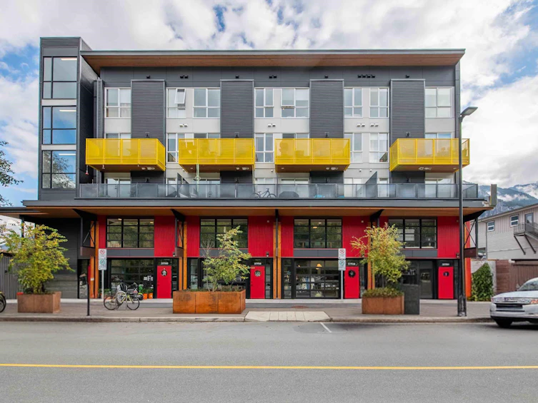 306-37762 Third Avenue, Squamish, BC, V8B 1C3 - 2