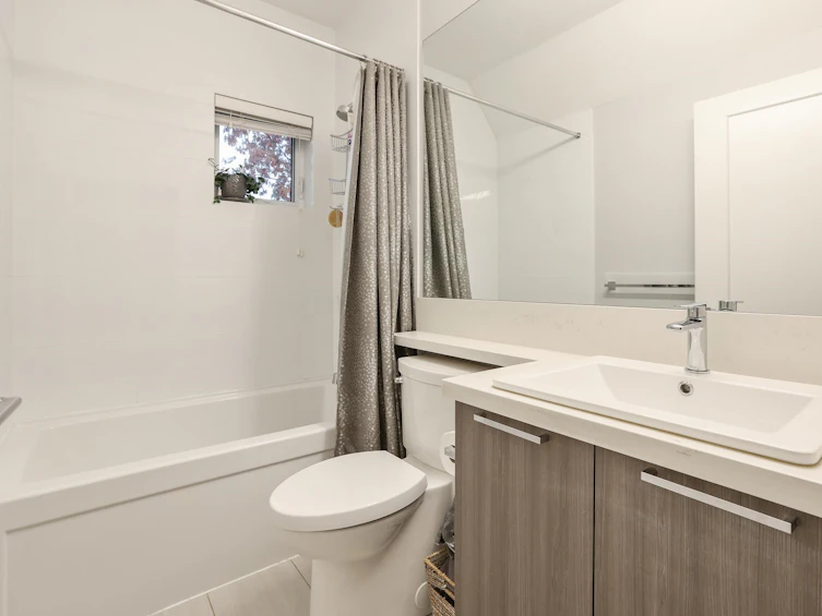 2293 E 37th Avenue, Vancouver, BC, V5P 1G4 - 12