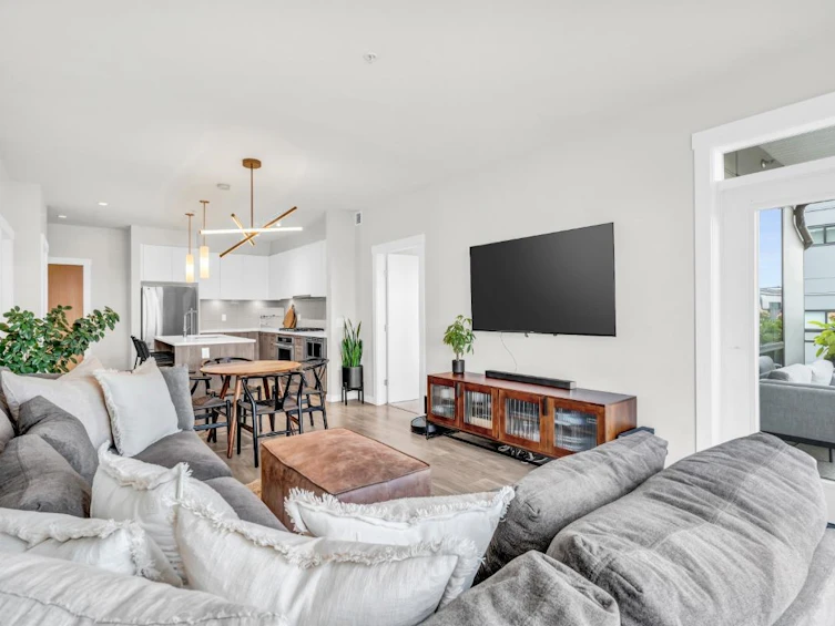 301-615 E 3rd Street, North Vancouver, BC, V7L 0G3 - 10
