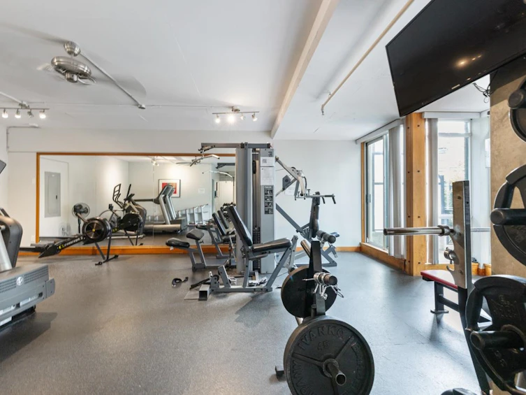 310-10 Renaissance Square, New Westminster, BC, V3M 7B1 - 23