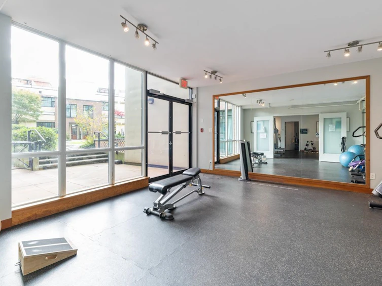 310-10 Renaissance Square, New Westminster, BC, V3M 7B1 - 24