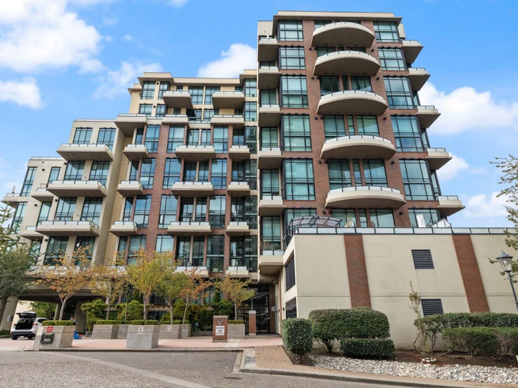 310-10 Renaissance Square, New Westminster, BC, V3M 7B1 - 27