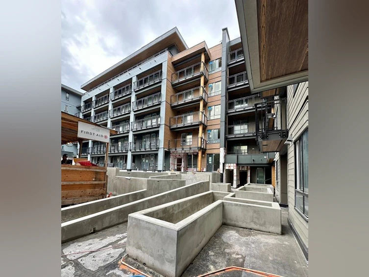 220-9456 134 Street, Surrey, BC, V3V 5S4 - 8