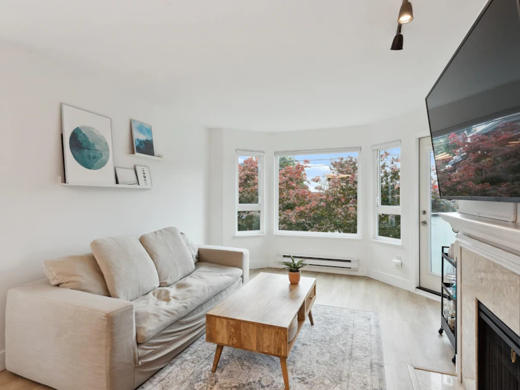 102-315 E 3rd Street, North Vancouver, BC, V7L 1G1 - 2