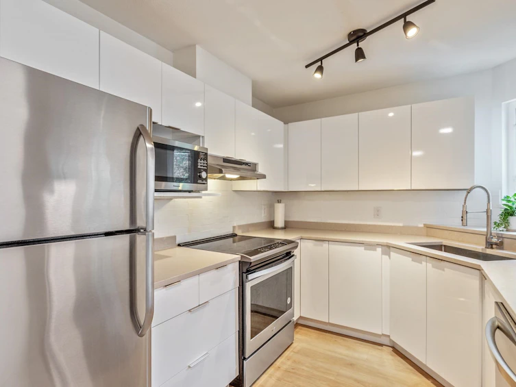 102-315 E 3rd Street, North Vancouver, BC, V7L 1G1 - 8