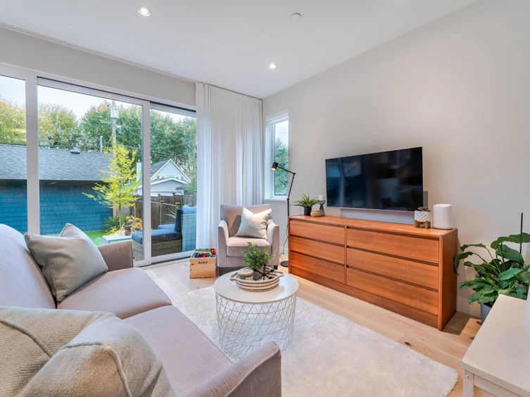902 E 37th Avenue, Vancouver, BC, V5W 1G2 - 12