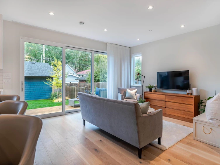 902 E 37th Avenue, Vancouver, BC, V5W 1G2 - 14