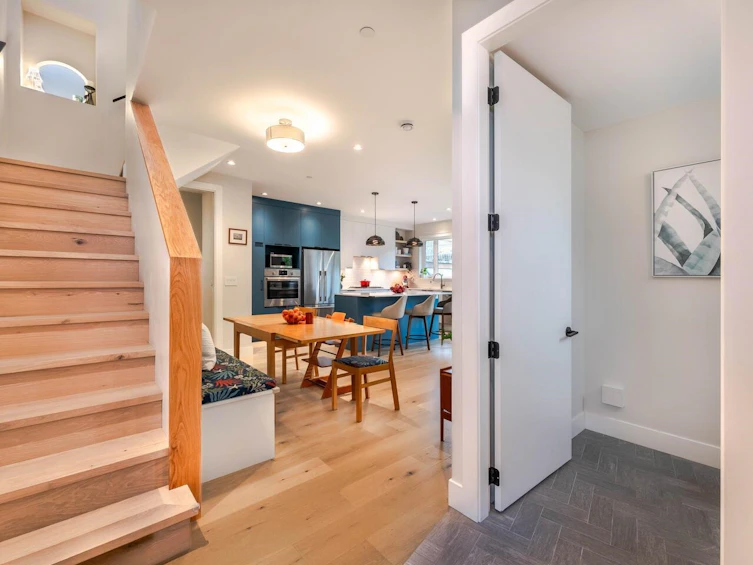 902 E 37th Avenue, Vancouver, BC, V5W 1G2 - 18