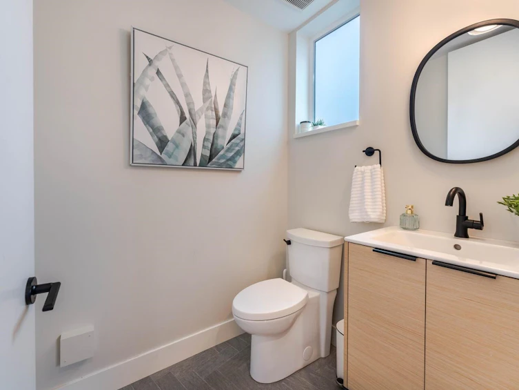 902 E 37th Avenue, Vancouver, BC, V5W 1G2 - 19