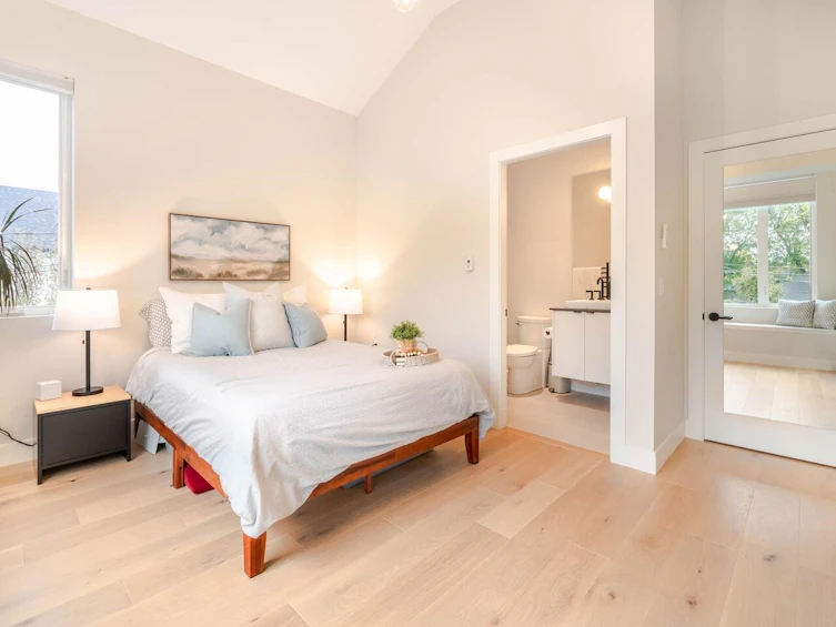 902 E 37th Avenue, Vancouver, BC, V5W 1G2 - 24