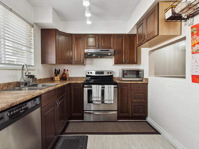 173-10077 156 Street, Surrey, BC, V3R 4L6 - 8