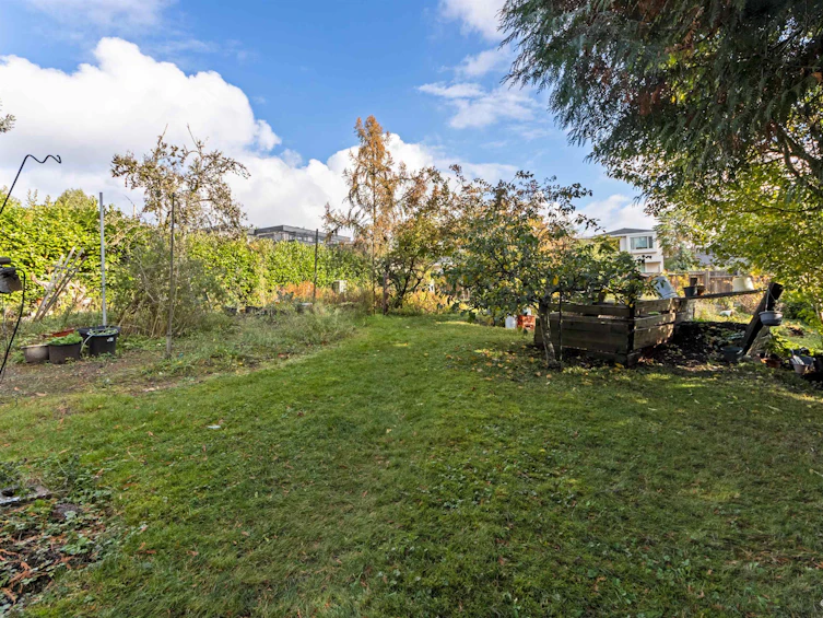 7250 Sussex Avenue, Burnaby, BC, V5J 3V5 - 7
