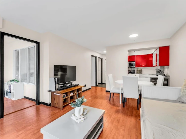 302-2133 Dundas Street, Vancouver, BC, V5L 1J7 - 4