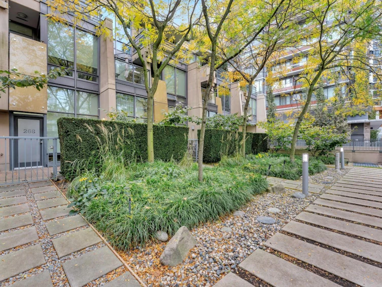 268 W 1st Avenue, Vancouver, BC, V5Y 3T2