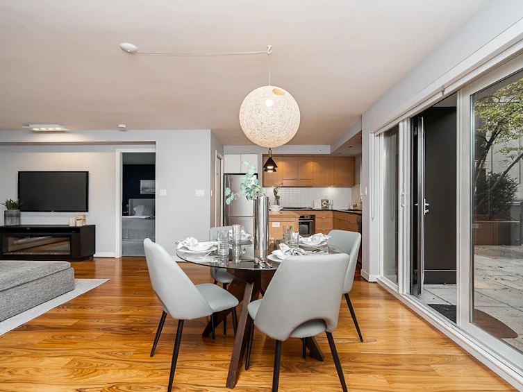 300-1055 Homer Street, Vancouver, BC, V6B 1G3 - 6