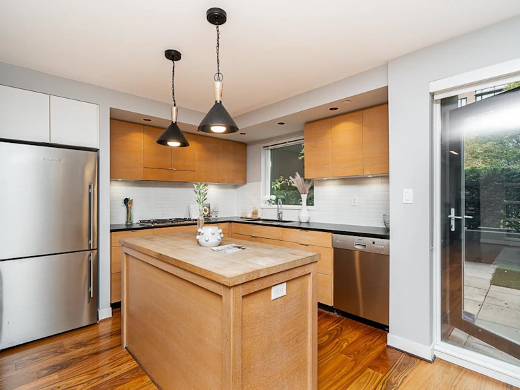 300-1055 Homer Street, Vancouver, BC, V6B 1G3 - 13