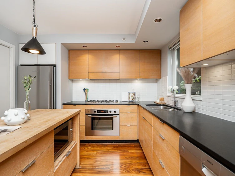 300-1055 Homer Street, Vancouver, BC, V6B 1G3 - 14