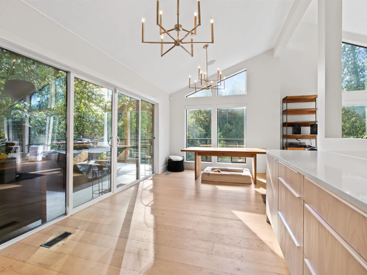 1050 Riverside Drive, North Vancouver, BC, V7H 1V5 - 9