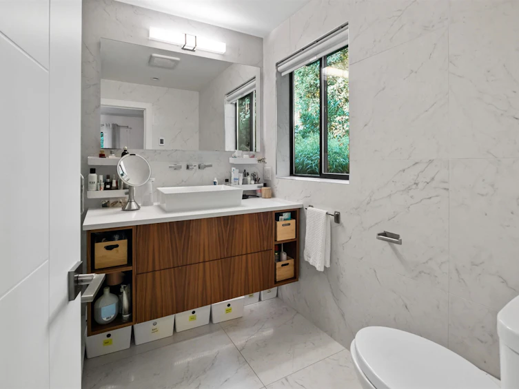 1050 Riverside Drive, North Vancouver, BC, V7H 1V5 - 10