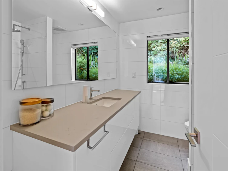 1050 Riverside Drive, North Vancouver, BC, V7H 1V5 - 12