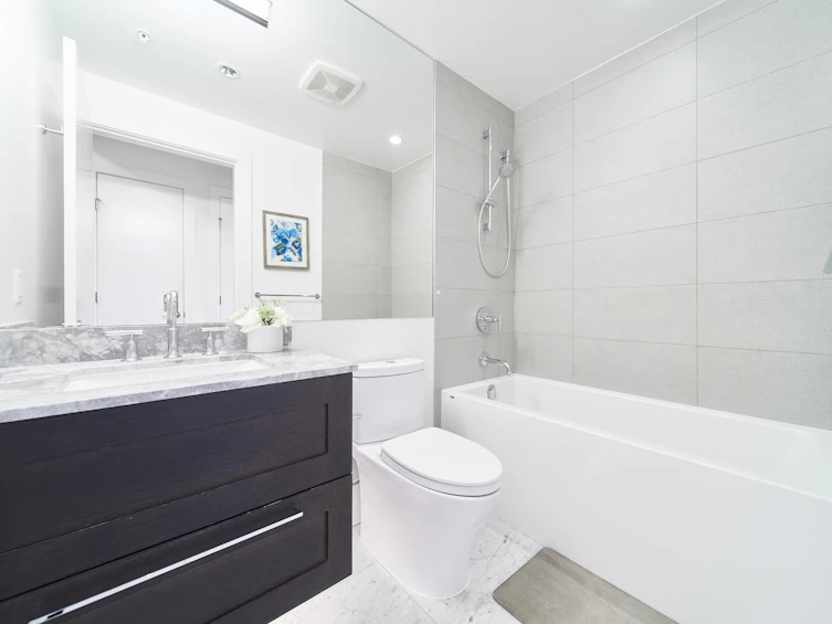 704-1500 Martin Street, Surrey, BC, V4B 0C2 - 14