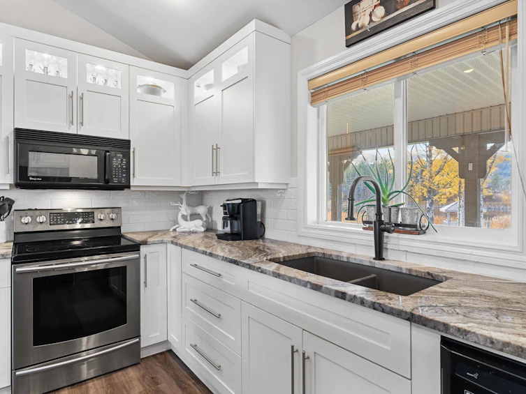 3330 Mckellar Road, West Kelowna, BC, V4T 1W1 - 11