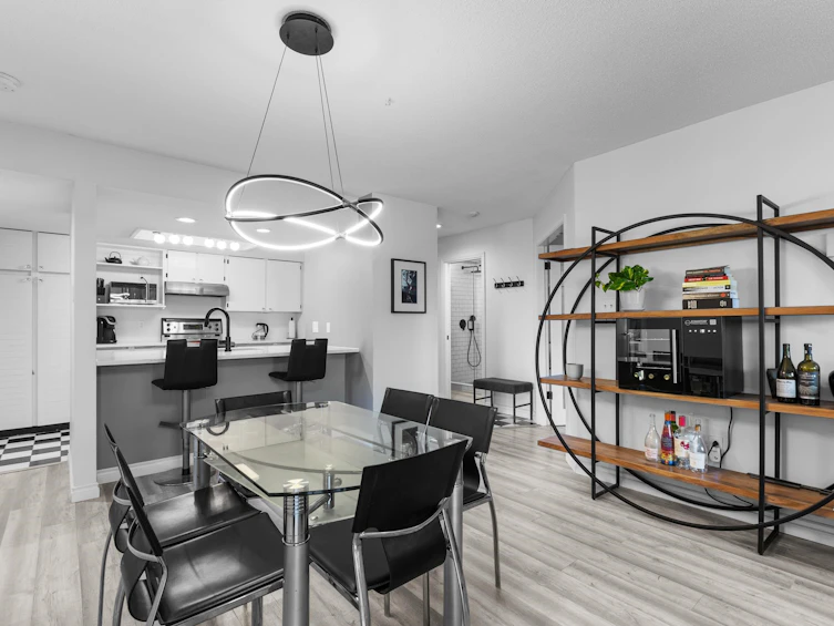 102-15025 Victoria Avenue, Surrey, BC, V4B 1G2 - 4