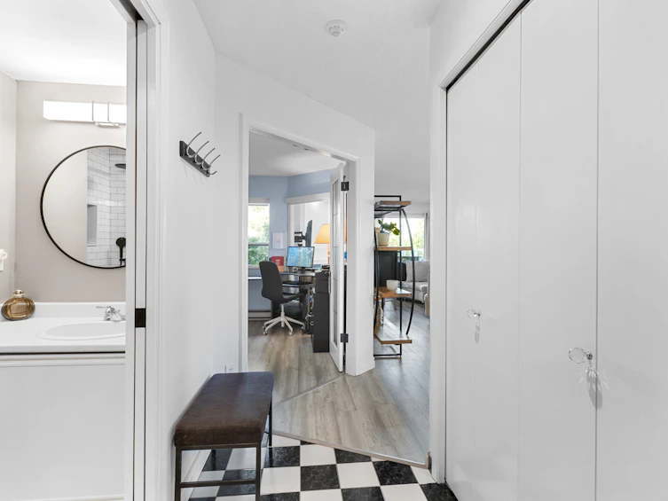 102-15025 Victoria Avenue, Surrey, BC, V4B 1G2 - 16