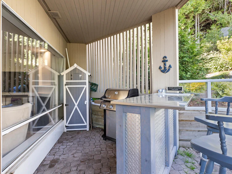 102-15025 Victoria Avenue, Surrey, BC, V4B 1G2 - 25