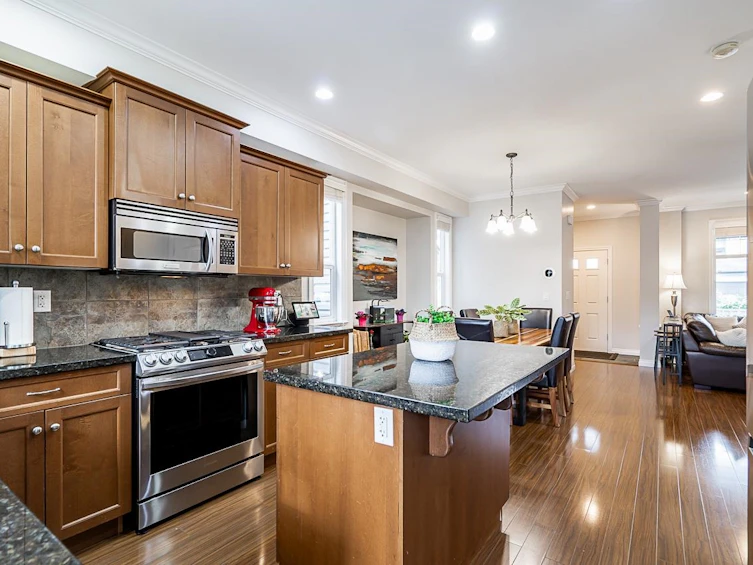 18012 70a Avenue, Surrey, BC, V3S 7C5 - 7