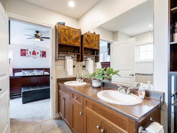 18012 70a Avenue, Surrey, BC, V3S 7C5 - 12