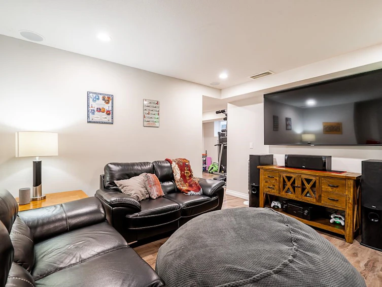 18012 70a Avenue, Surrey, BC, V3S 7C5 - 19