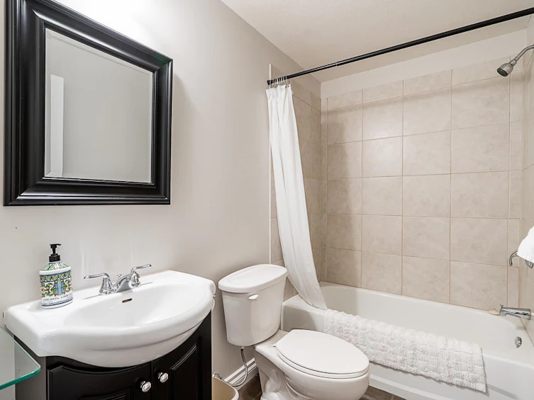 18012 70a Avenue, Surrey, BC, V3S 7C5 - 22