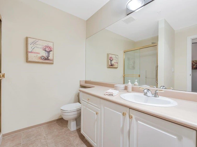 302-678 W Queens Road, North Vancouver, BC, V7N 2L3 - 17