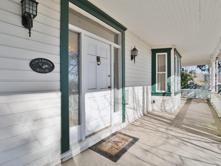 5377 Coulthard Place, Surrey, BC, V3X 3E4 - 3