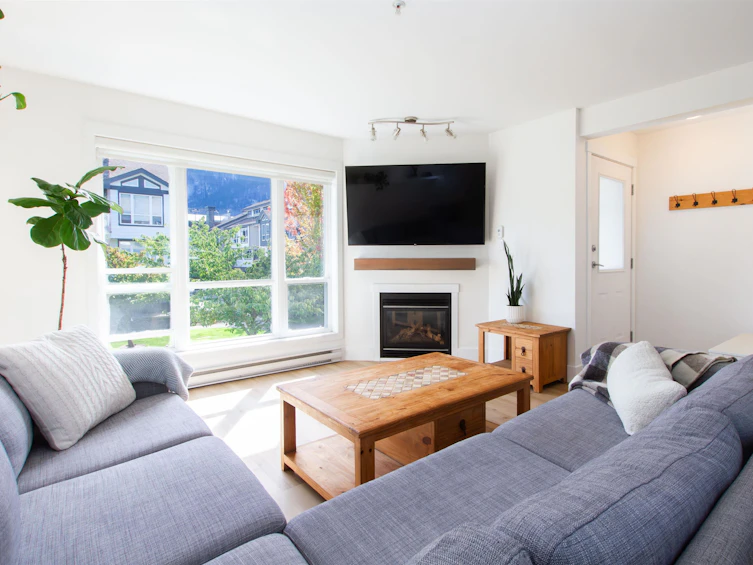 10-1233 Main Street, Squamish, BC, V8B 0P7 - 5