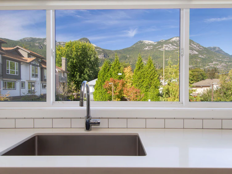 10-1233 Main Street, Squamish, BC, V8B 0P7 - 8