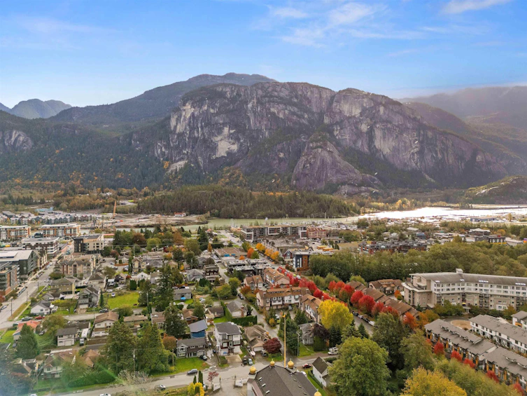 10-1233 Main Street, Squamish, BC, V8B 0P7 - 27