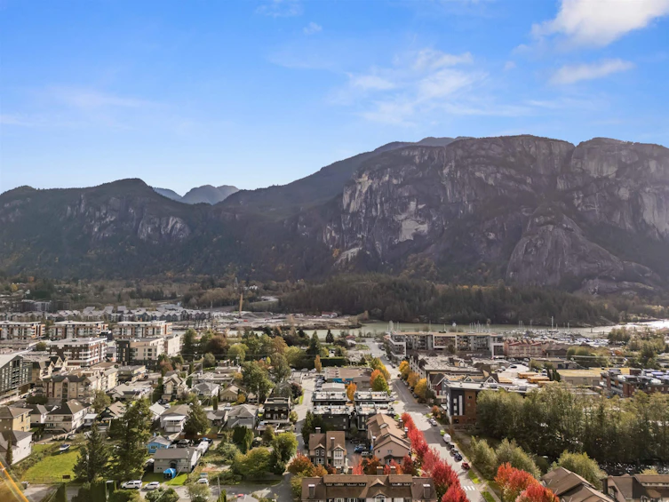 10-1233 Main Street, Squamish, BC, V8B 0P7 - 31