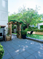 302 1201 Marinaside Crescent