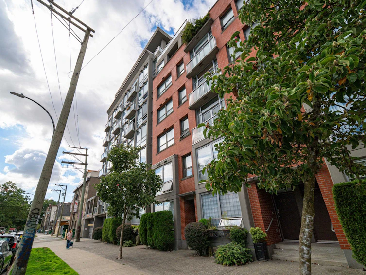 701-919 Station Street, Vancouver, BC, V6A 4L9 - 2