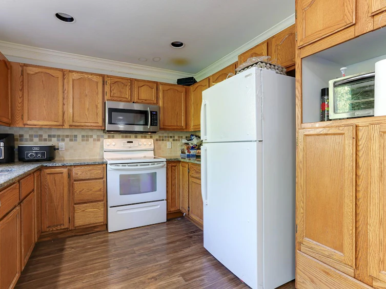 8629 141 Street, Surrey, BC, V3W 3A9 - 17