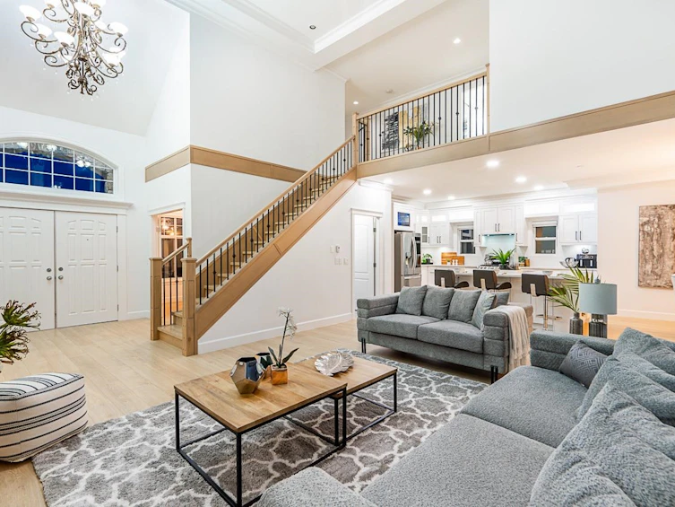 16368 36a Avenue, Surrey, BC, V3Z 0M1