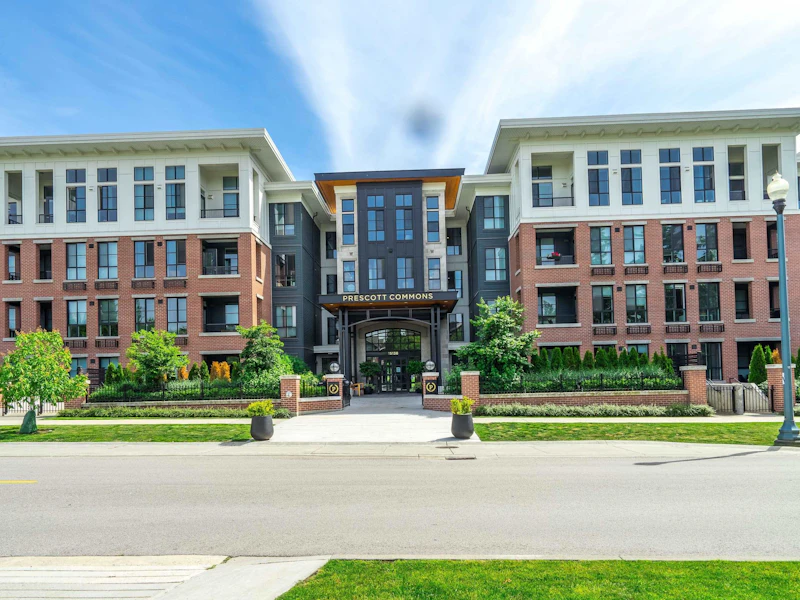201 - 15138 34th Avenue, Surrey BC