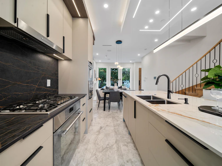 2453 W 10th Avenue, Vancouver, BC, V6K 2J4 - 14