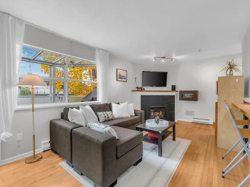 941 E 8th Avenue, Vancouver BC V5T 1T7